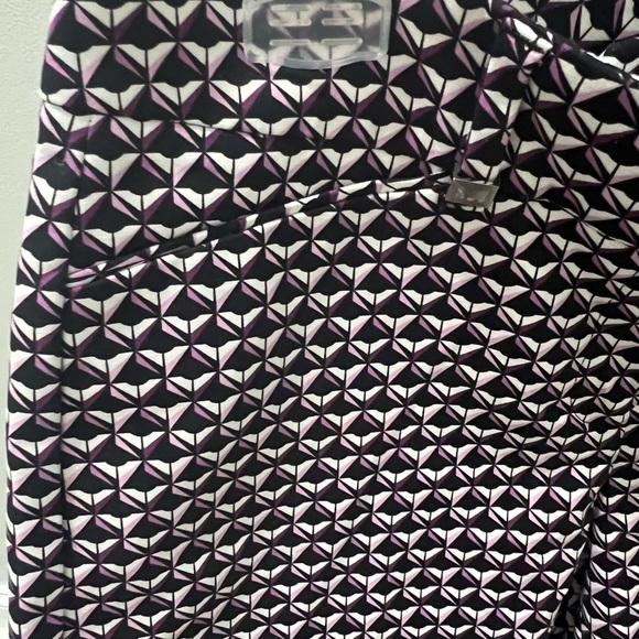 White House Black Market Black/White/Pink/Purple Geometric Shorts NWT sz 2 - Picture 4 of 8